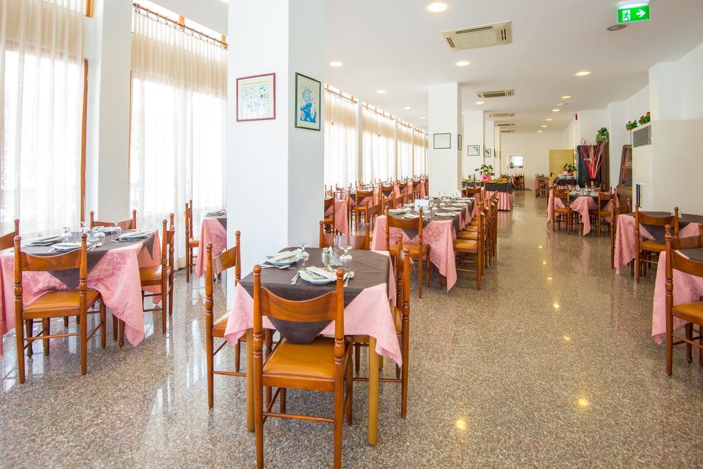 Hotel Venezia Cattolica Exterior photo
