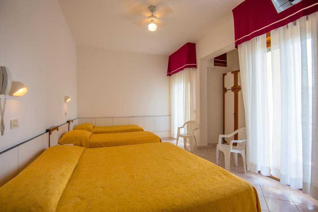 Hotel Venezia Cattolica Exterior photo