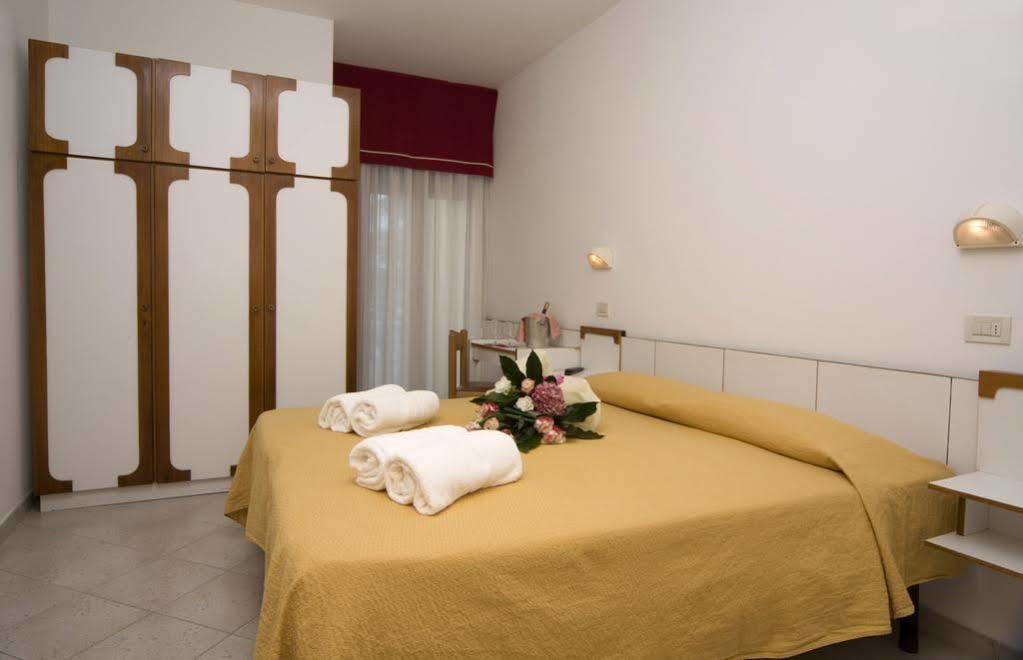 Hotel Venezia Cattolica Exterior photo