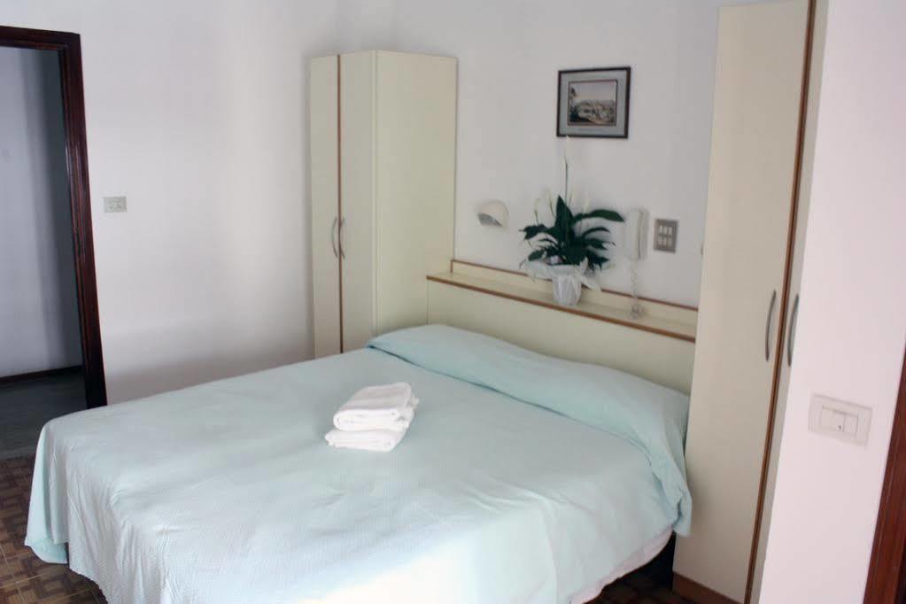 Hotel Venezia Cattolica Exterior photo